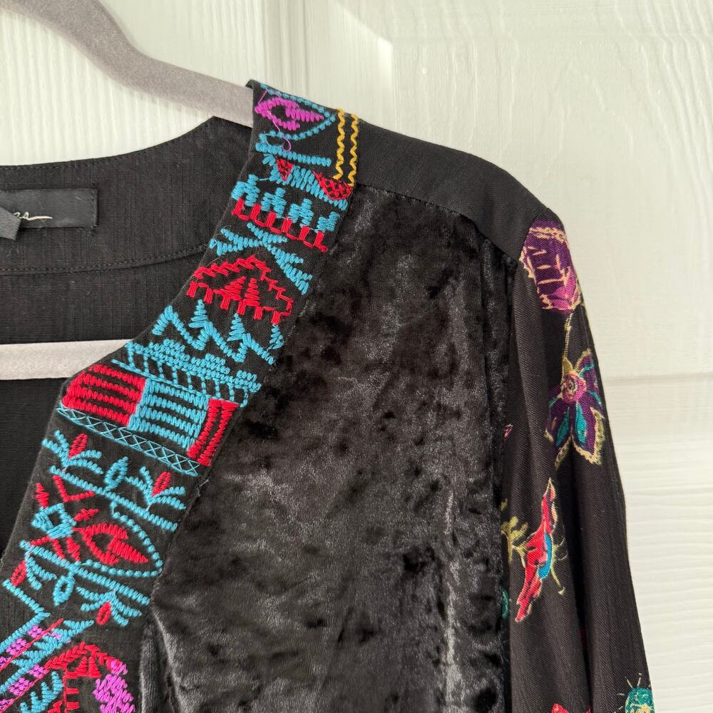 Calessa Women's Embroidered Floral Velvet Bell Sl… - image 6